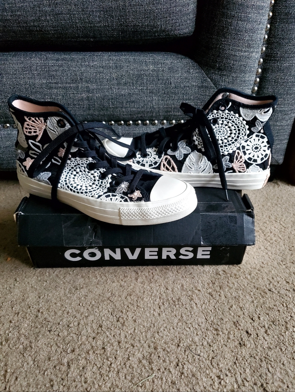 Chuck Taylor All Star Embroidered High Top Women Size 7½ Brand New